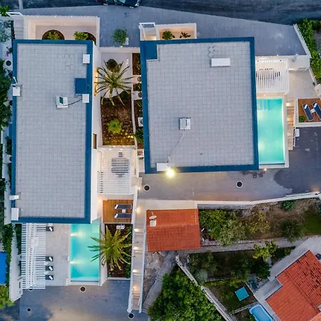 Vitae & Pax Villa Sutivan