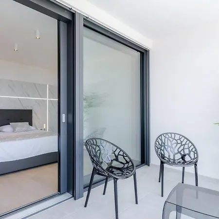 Vitae & Pax Villa Sutivan