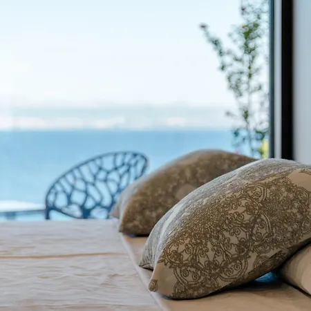 Vitae & Pax Villa Sutivan