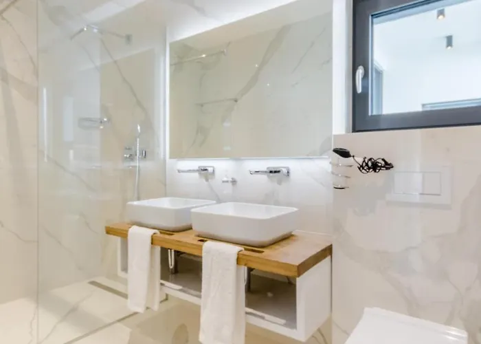 Willa Vitae & Pax Sutivan