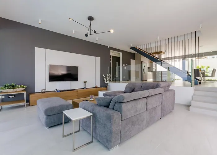 Vitae & Pax Willa Sutivan