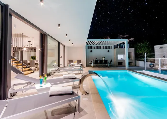 Vitae & Pax فيلة