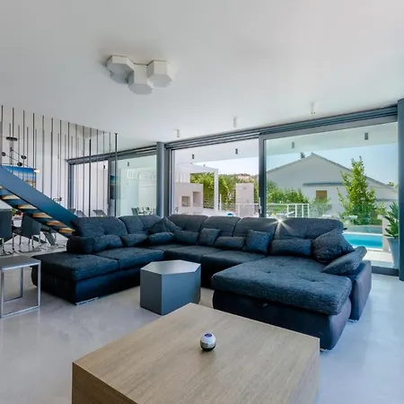 Vitae & Pax Villa