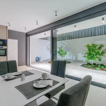 Vitae & Pax Villa *
