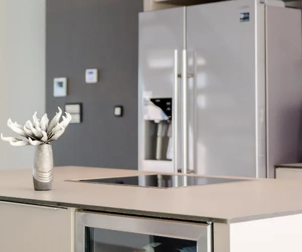 Villa Vitae & Pax Sutivan